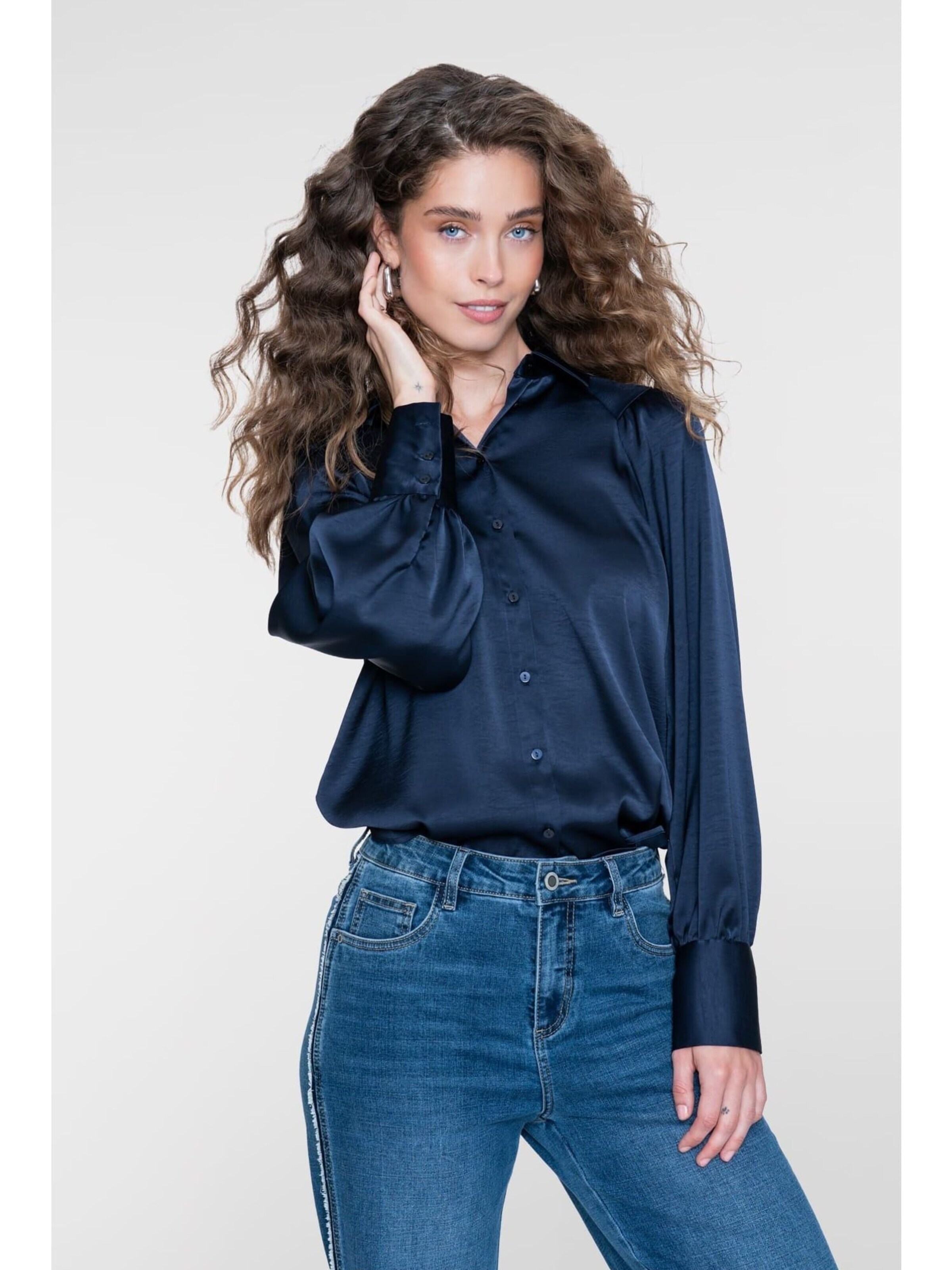 Geisha Blouse in Blue: front