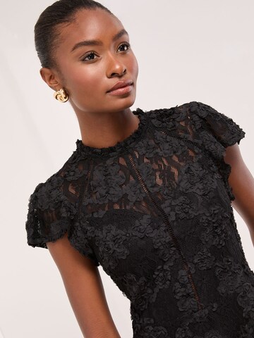 Rochie de cocktail de la Lipsy pe negru