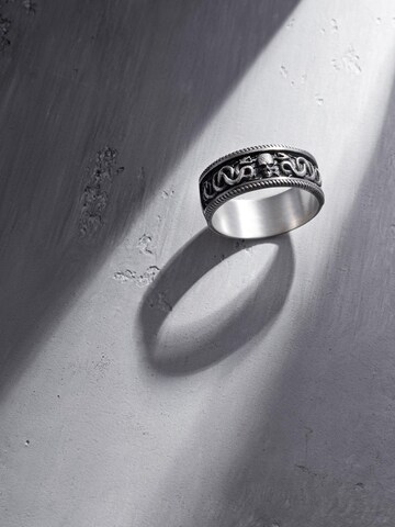 REYTEL Ring 'THE GUIDE OF SOULS' in Silver: front