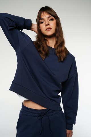 Eoselio Sweatshirt 'City' in Blauw