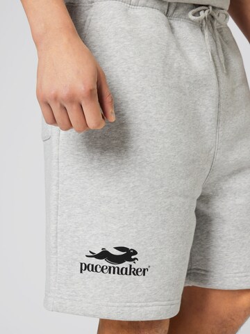 Pacemaker - Loosefit Calças 'Jimmy' em cinzento