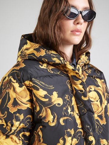 Versace Jeans Couture Φθινοπωρινό και ανοιξιάτικο μπουφάν σε μαύρο
