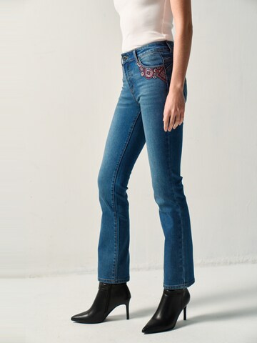 regular Jeans di KOROSHI in blu