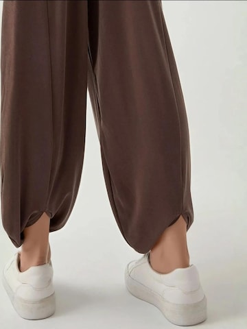 Effilé Pantalon à pince Hiccup en marron