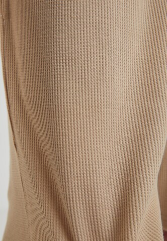 Urban Classics Loosefit Shorts in Beige