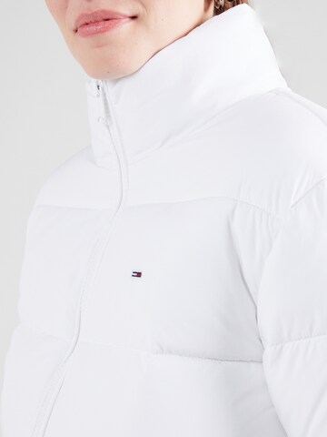 Giacca di mezza stagione 'ESSENTIAL' di Tommy Jeans in bianco