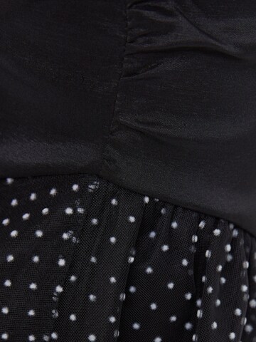 BershkaKoktel haljina - crna boja