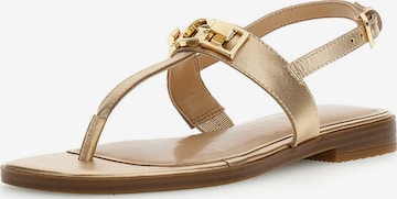 auksinė GUESS Šlepetės per pirštą 'RAMIRY': priekis