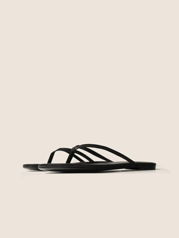 L37 HANDMADE SHOES Teenslipper 'WRITTEN IN THE SAND' in Zwart