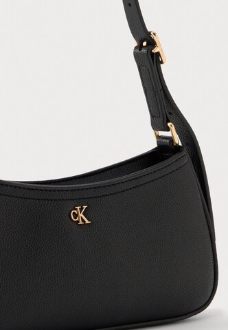 Calvin Klein Õlakott, värv must: külje pealt