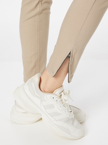 Skinny Jean 'Hot Seven' VERO MODA en beige