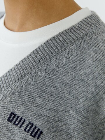 OUI Pullover in Grau