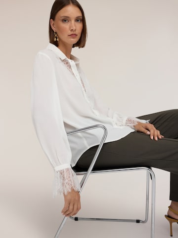 MOTIVI - Blusa en blanco