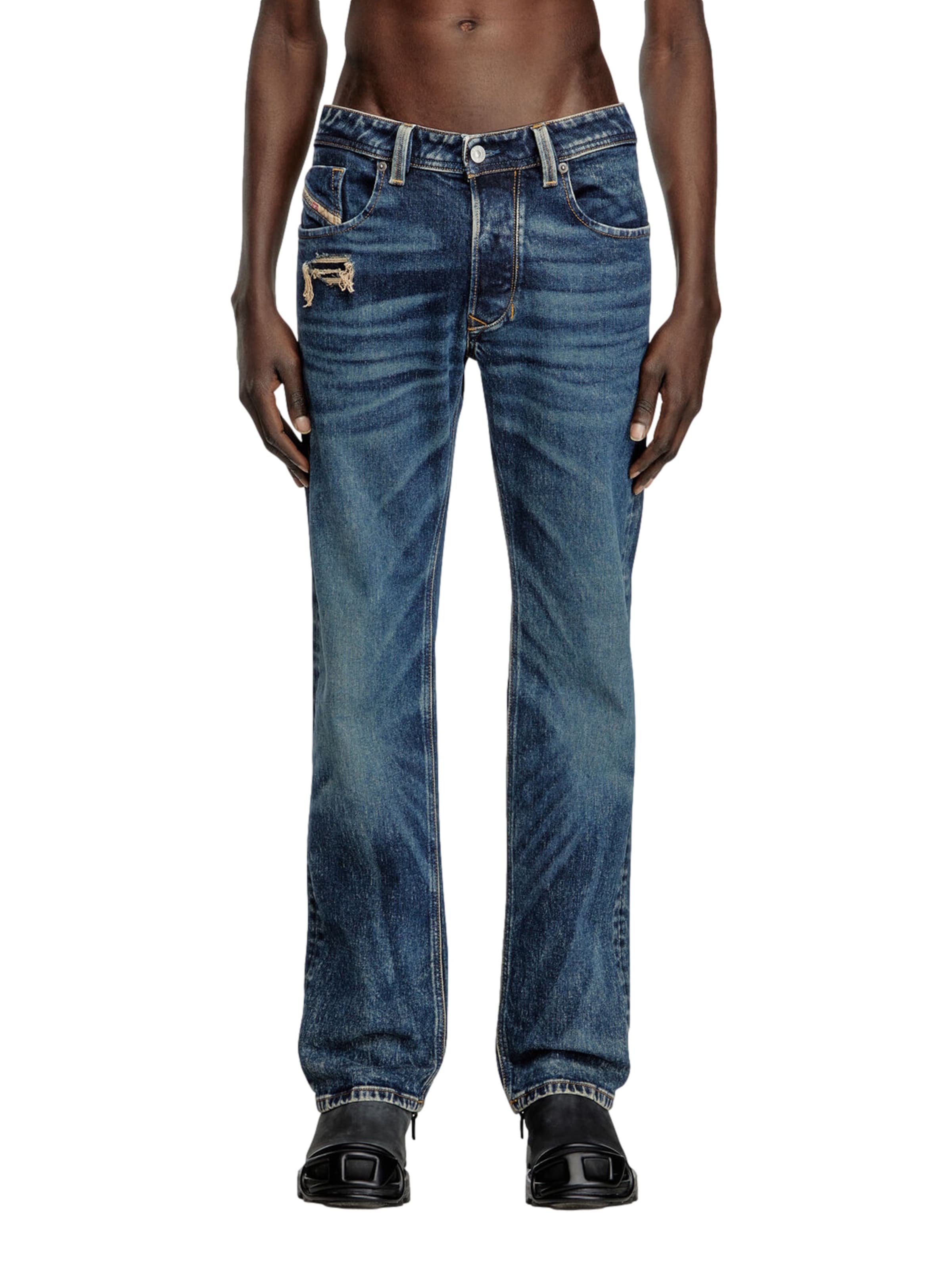 regular Jeans '1985 Larkee' di DIESEL in blu: frontale