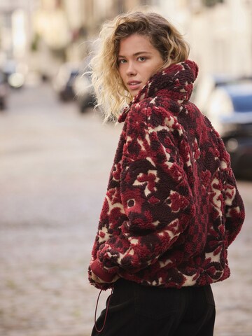 Next Pullover in Rot