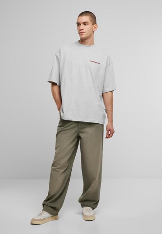 T-Shirt Prohibited en gris