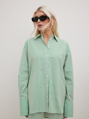 NA-KD Blouse in Green: front