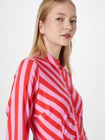Robe-chemise 'Savanna' YAS en rouge
