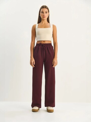 Bianco Lucci Wide leg Trousers in Red
