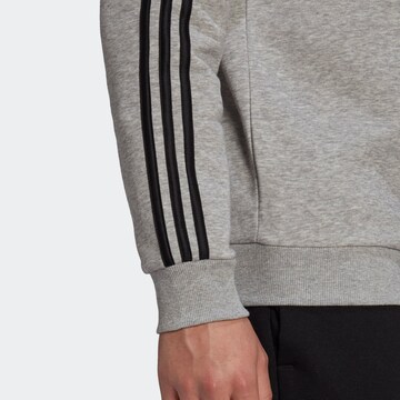 ADIDAS SPORTSWEAR Sportsweatshirt 'Essentials Fleece 3-Stripes' in Grijs