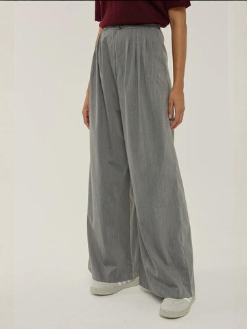 Wide Leg Pantalon à pince Hiccup en gris