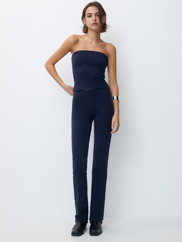 évasé Pantalon Pull&Bear en bleu