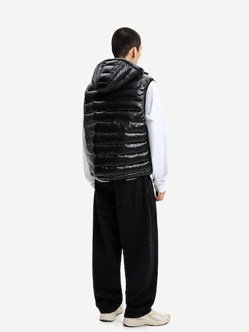 BershkaPrsluk - crna boja