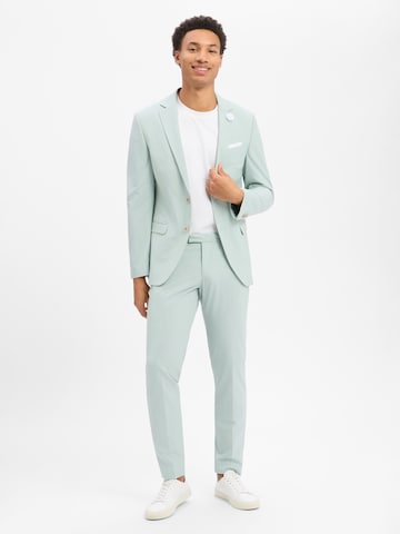 Thomas Goodwin Regular Suit in Green: front