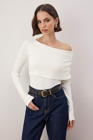Trendyol Shirt in Beige: front