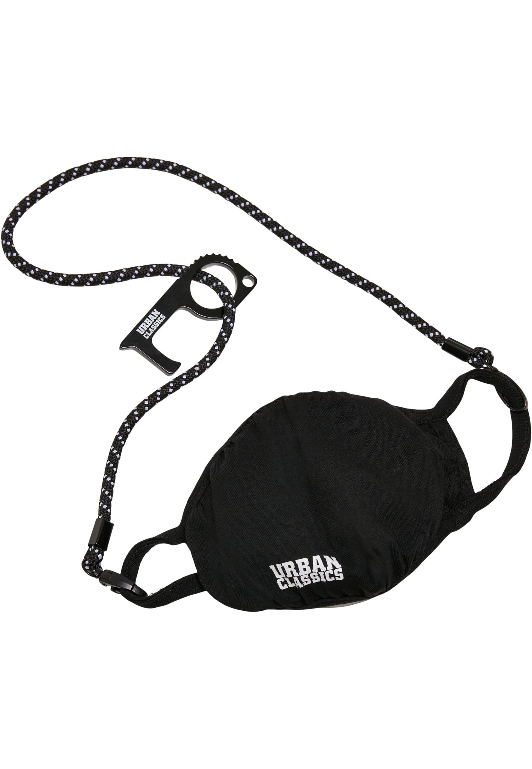 Urban Classics Maske in Schwarz: Vorderseite
