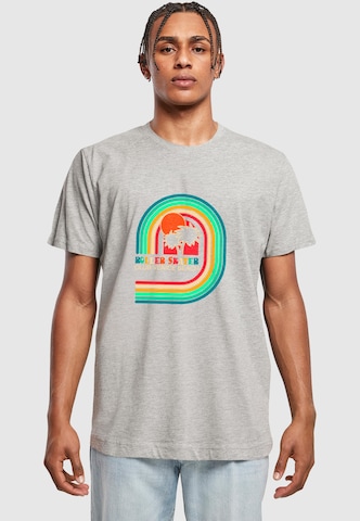 T-Shirt 'Roller Skater' Mister Tee en gris : devant