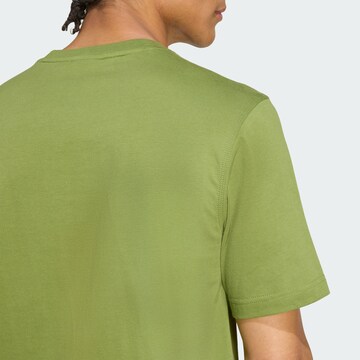 ADIDAS ORIGINALS - Camiseta 'Trefoil Essentials' en verde