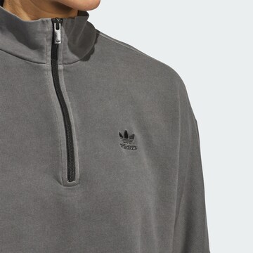 ADIDAS ORIGINALS Sweatshirt 'Essentials+' in Grau