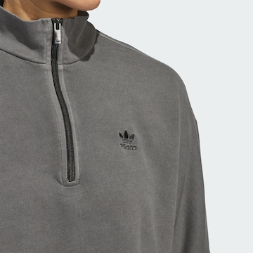 Sweat-shirt ' Essentials+' ADIDAS ORIGINALS en gris