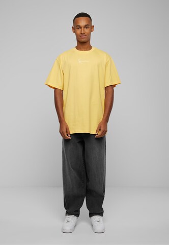 Maglietta 'Essential' di Karl Kani in giallo