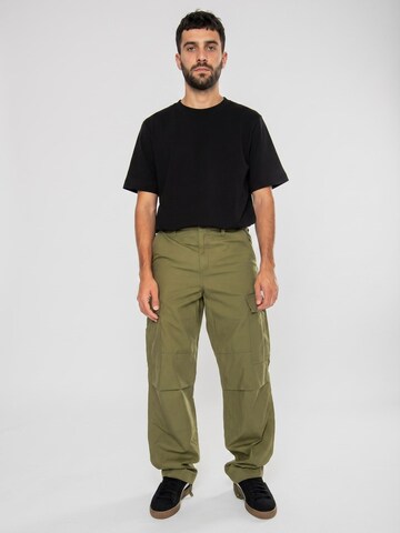 Baggy Pantaloni cargo 'Regular Cargo Pant Capulet rinsed' di Carhartt WIP in verde