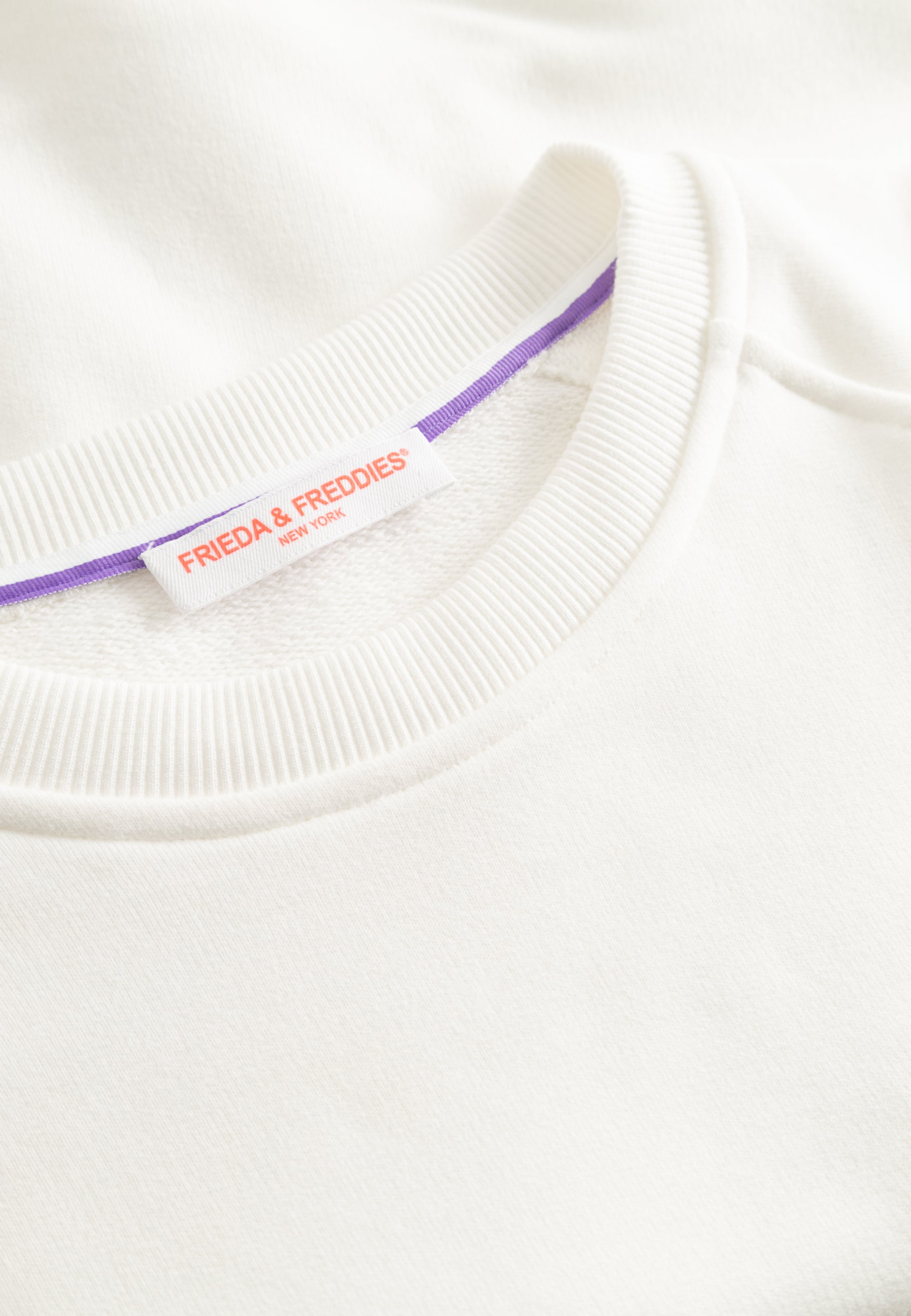 Frieda & Freddies NY Sweatshirt in Beige: front