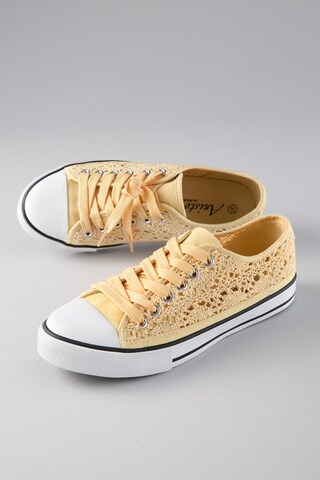 Aniston Sneakers in Yellow