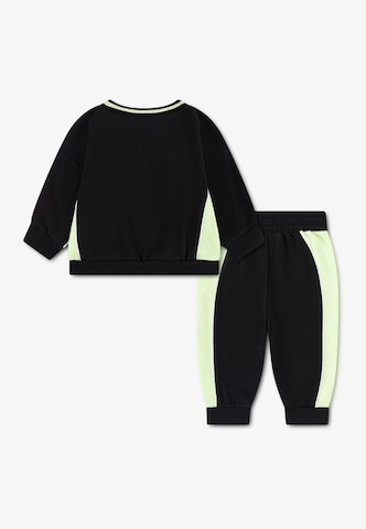 Nike Sportswear Jooksudress, värv must