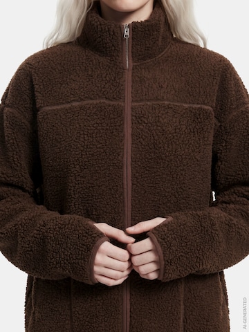 PIECES - Chaqueta polar 'PCSadia' en marrón