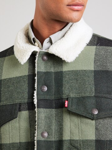 LEVI'S ® Prechodná bunda 'Relaxed Fit Plaid Sherpa Trucker Jacket' - Zelená