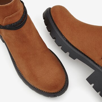LASCANA Chelsea Boots in Brown