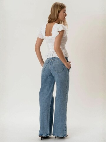 It's May Overdel ' Honey ' i hvid