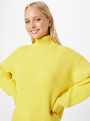 Pull-over 'TILDI' DRYKORN en jaune