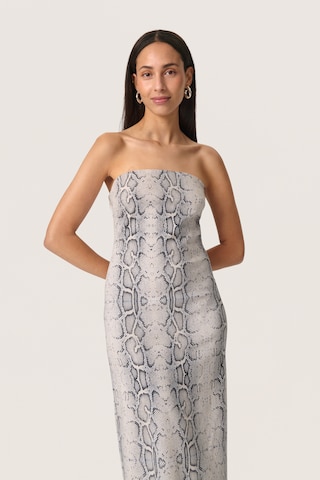 SOAKED IN LUXURY - Vestido en gris: frente