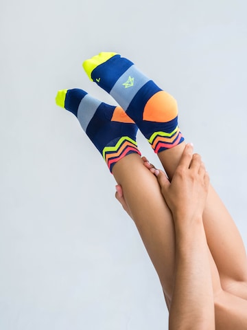 INCYLENCE Athletic Socks 'WAVES SHORT' in Blue