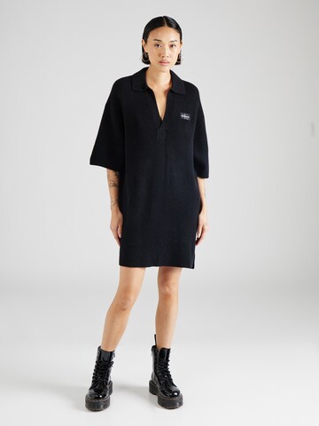 Calvin Klein Jeans - Vestido de punto en negro: frente