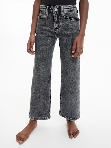 Calvin Klein JeansLoosefit Traperice - siva boja: prednji dio