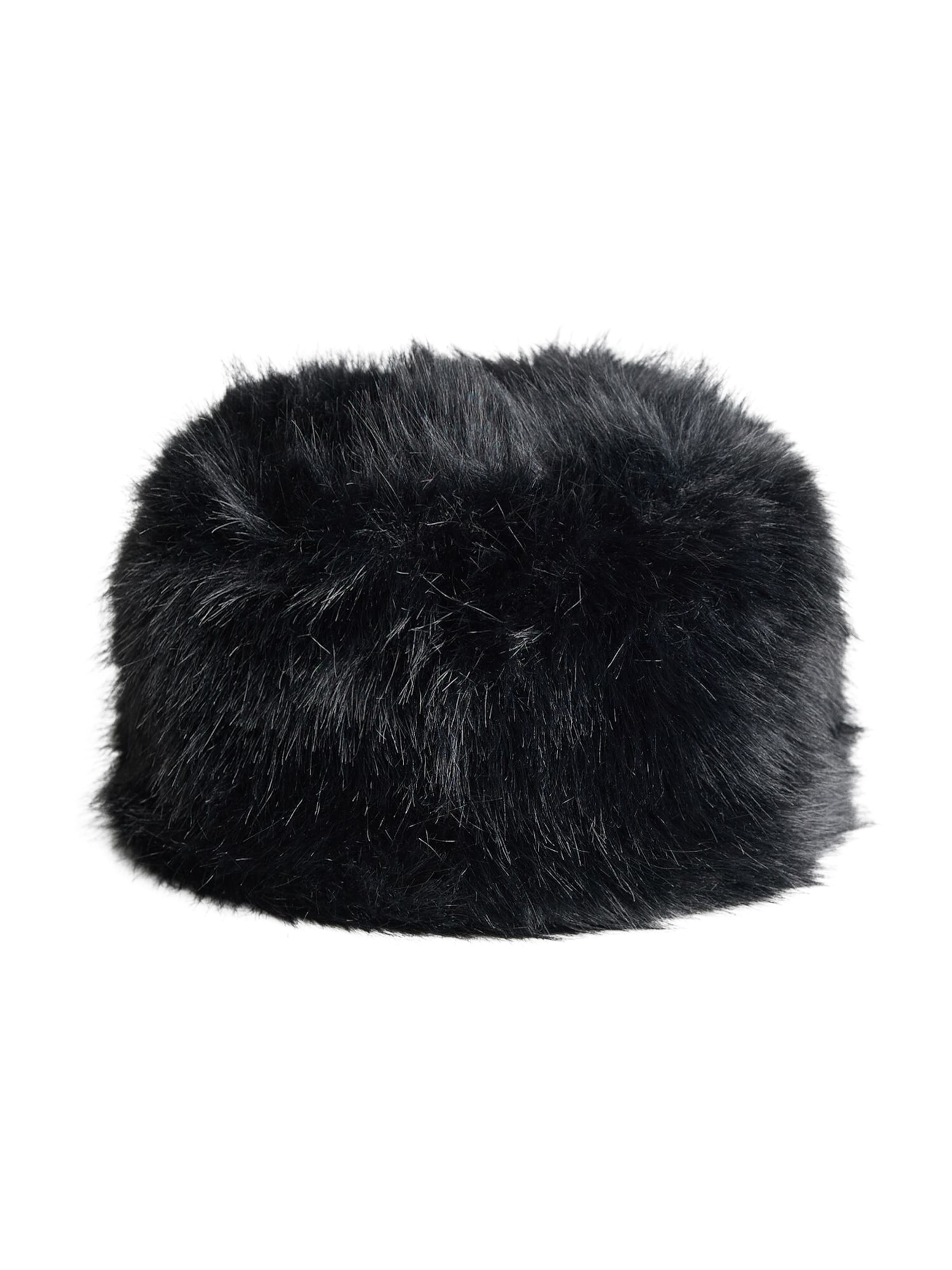 Berretto di Bershka in nero: frontale