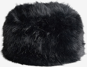 Bershka Beanie in Black: front